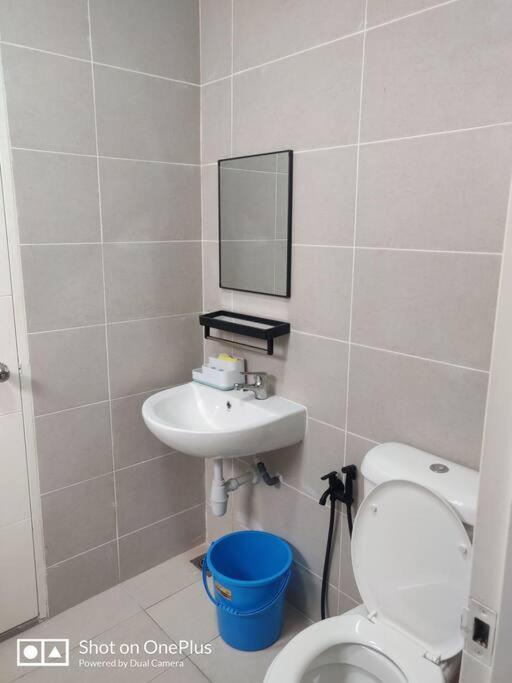 Safiyya Homestay Клуанг Экстерьер фото